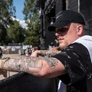 @bonez187erz // 📸 by @mnachtschatt #Throwback #singer #rap #dj #musician #royalarea #guitar #song #concert #edm #producer #instamusic #pop #bands #musica #live #livemusic #beats #festival #bonezmc #studio #newmusic #songs #rnb #bass #rave #rapper #trap #soundcloud @royalarena