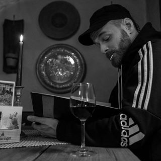 Vearz // 📸 by @matthias.schuch #rap #dj #musician #review #song #concert #producer #instamusic #pop #bands #musica #live #livemusic #beats #festival #studio #newmusic #songs #rnb #bass #rapper #soundcloud #tbt #vienna #singer