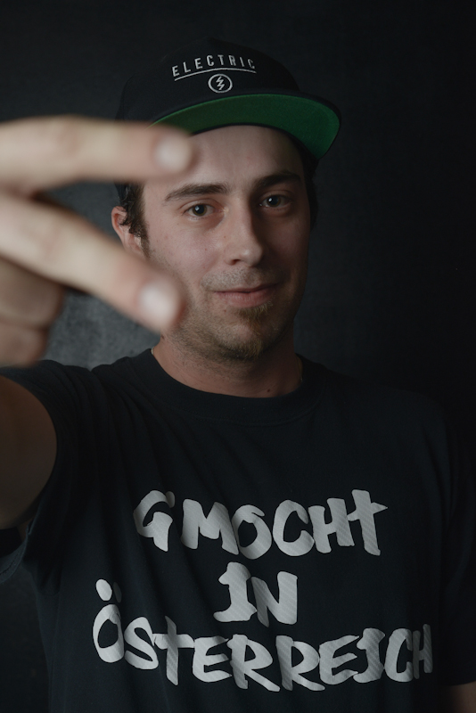 30 MCs by Daniel Shaked-2477